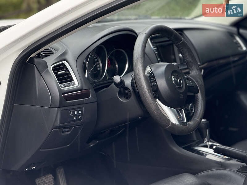 Седан Mazda 6 2014 в Тернополе