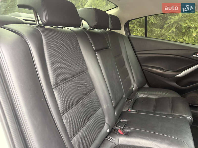 Седан Mazda 6 2014 в Тернополе