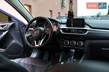 Седан Mazda 6 2015 в Чернівцях