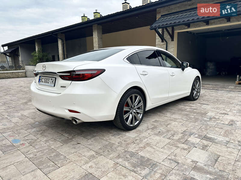 Седан Mazda 6 2018 в Жовкві