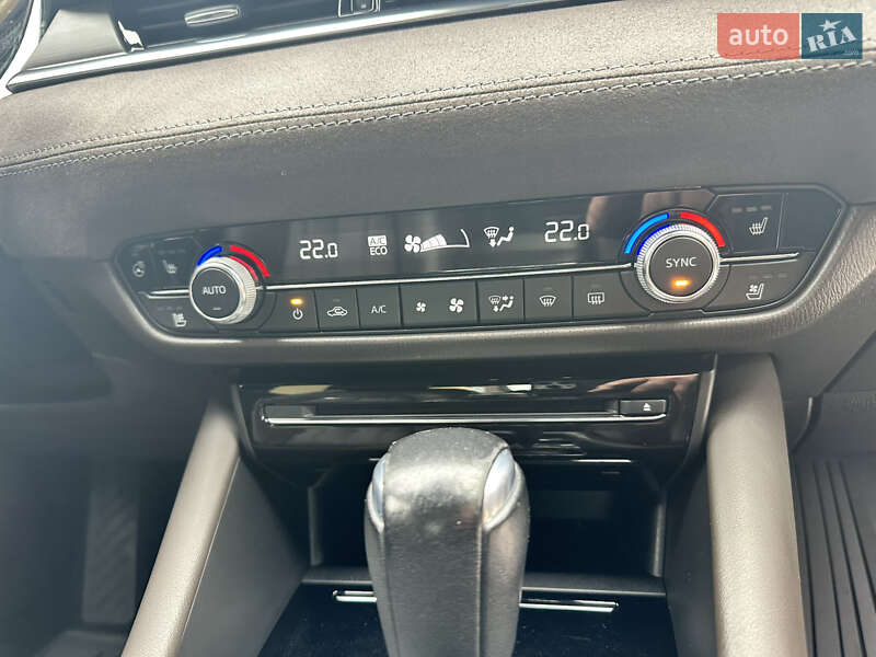 Седан Mazda 6 2018 в Жовкві