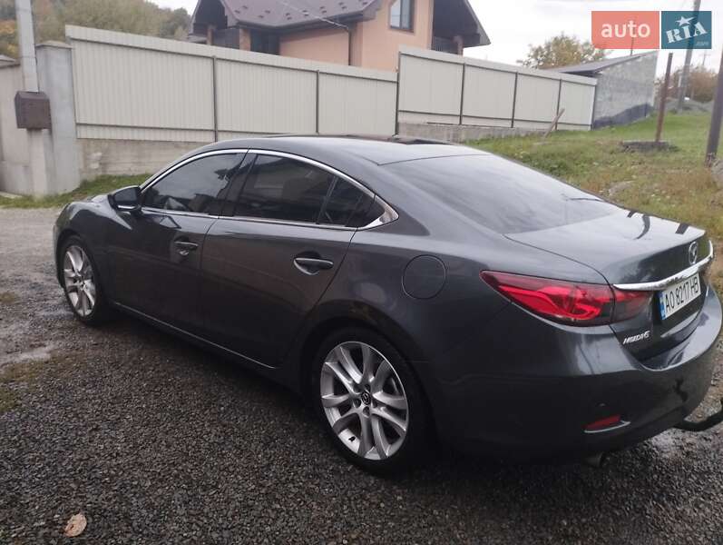 Седан Mazda 6 2014 в Мукачево