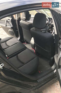 Ліфтбек Mazda 6 2010 в  фото 17 Ліфтбек Mazda 6 2010 в