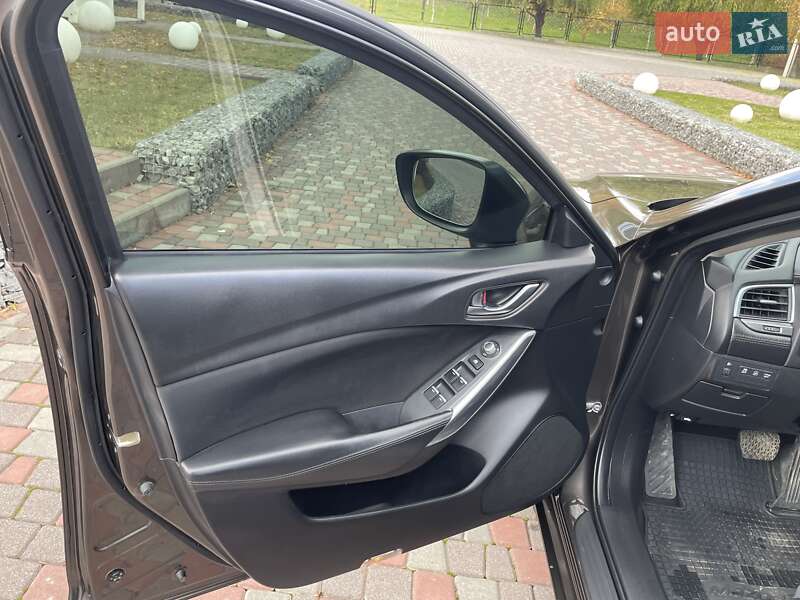 Седан Mazda 6 2015 в Ивано-Франковске