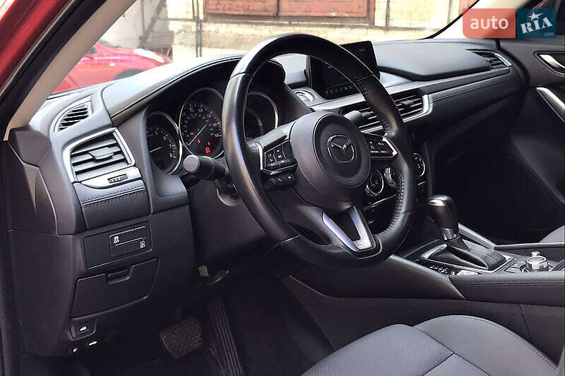 Седан Mazda 6 2017 в Львові