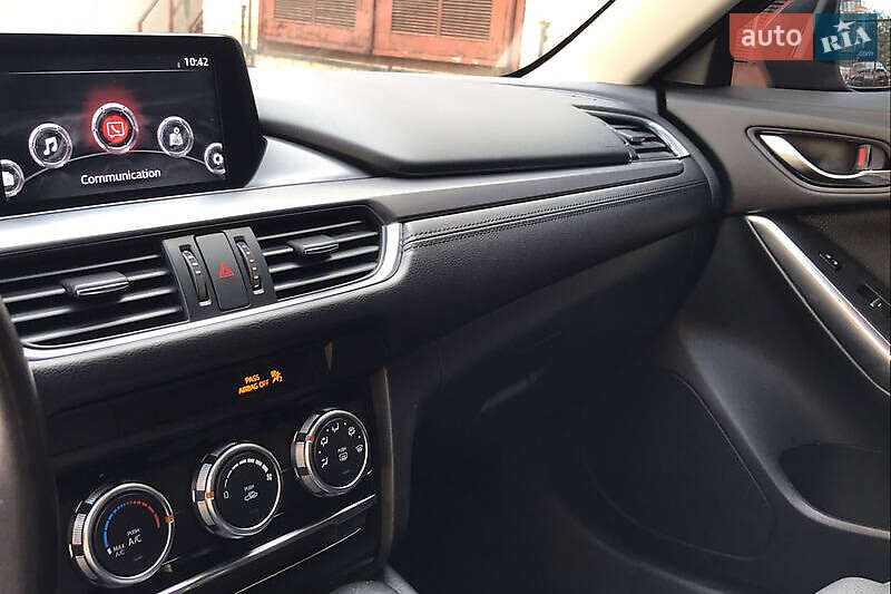 Седан Mazda 6 2017 в Львові