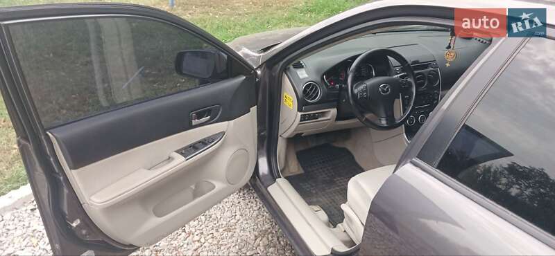 Лифтбек Mazda 6 2006 в Карловке