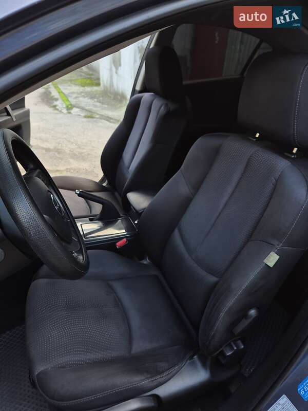 Седан Mazda 6 2008 в Волочиську