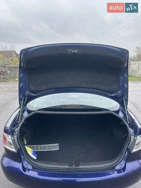 Седан Mazda 6 2002 в Новой Водолаге