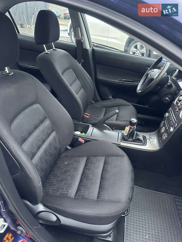 Седан Mazda 6 2002 в Новой Водолаге