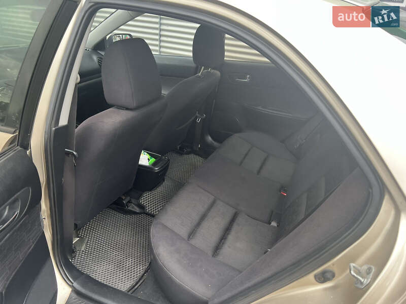 Седан Mazda 6 2004 в Киеве