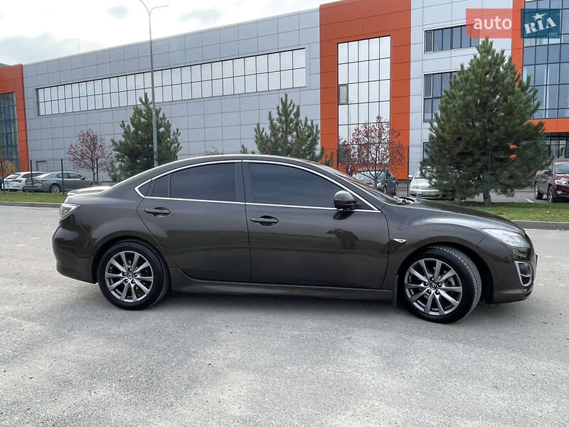 Седан Mazda 6 2010 в Днепре