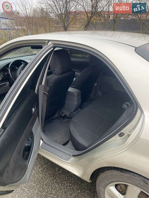 Седан Mazda 6 2003 в Чернігові