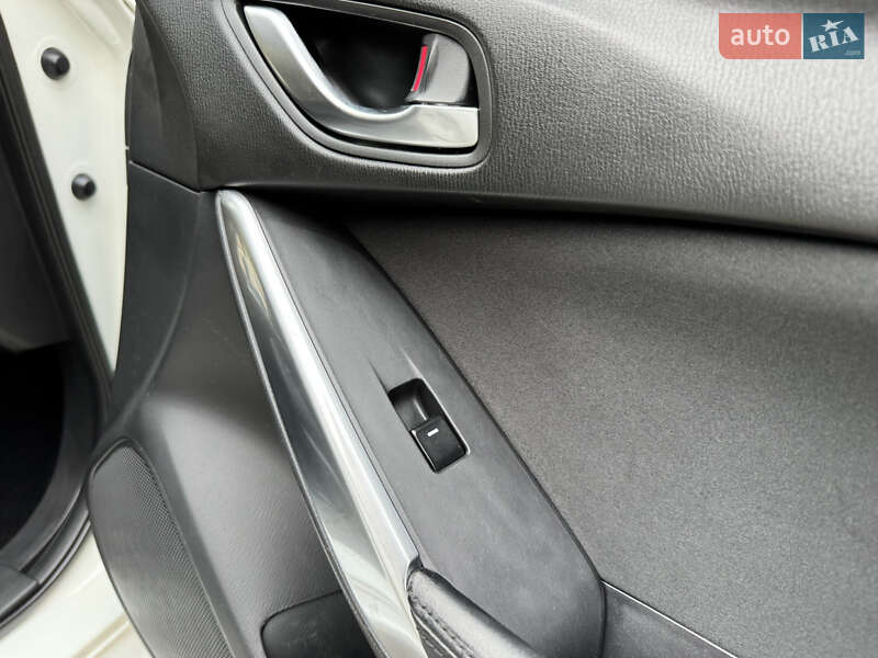 Седан Mazda 6 2014 в Запорожье