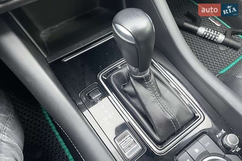 Седан Mazda 6 2018 в Львові