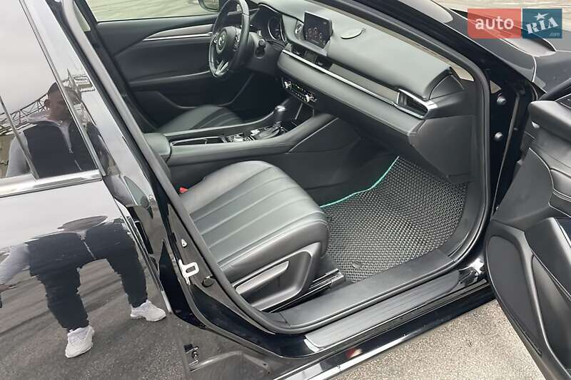 Седан Mazda 6 2018 в Львові