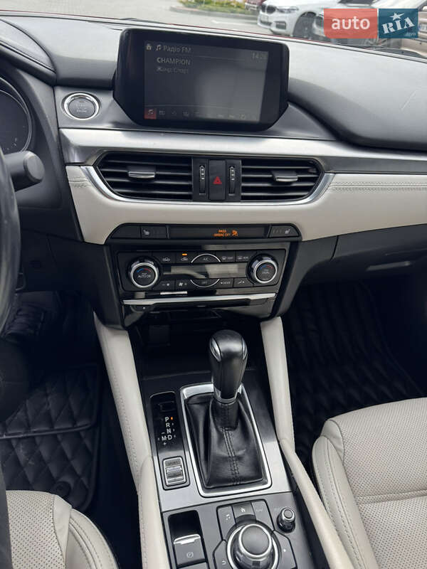 Седан Mazda 6 2015 в Хмельницком