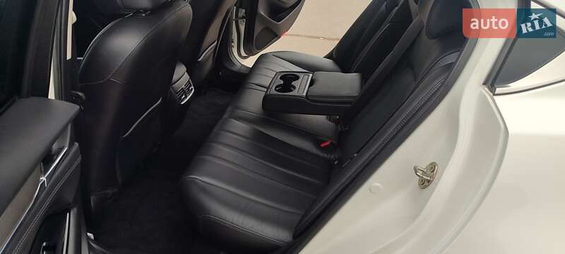 Седан Mazda 6 2022 в Днепре