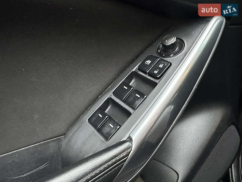 Седан Mazda 6 2014 в Чернігові