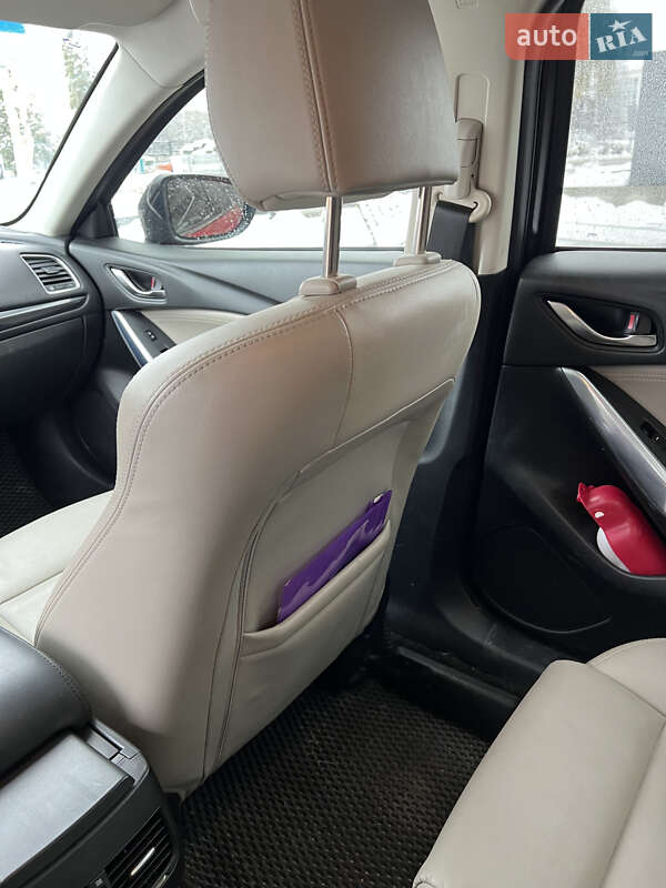 Седан Mazda 6 2014 в Львові