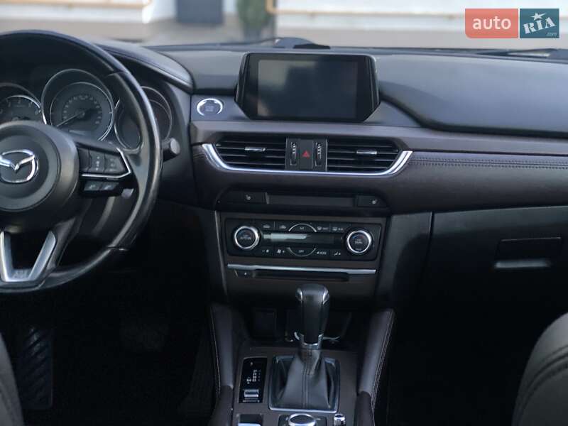 Седан Mazda 6 2015 в Тернополе