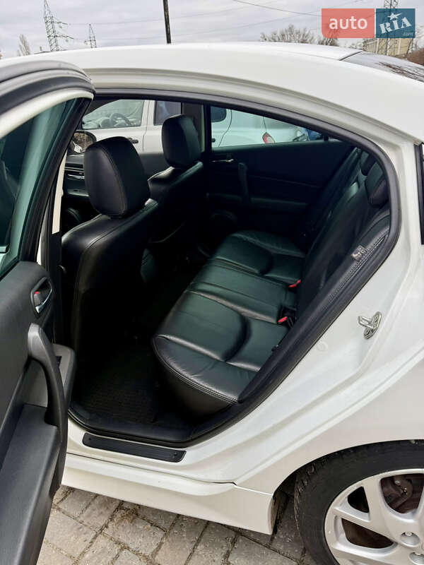 Седан Mazda 6 2011 в Харькове