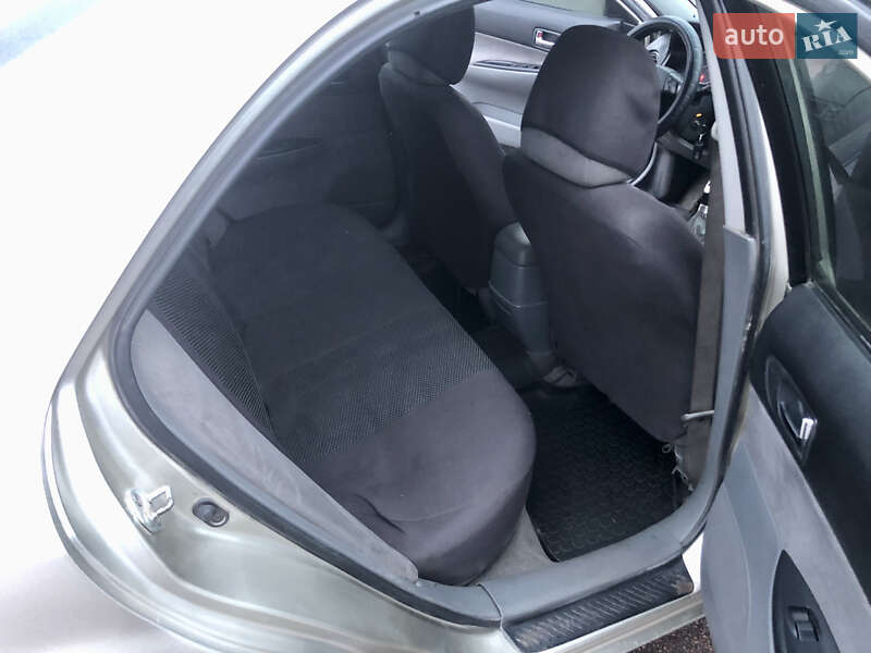 Седан Mazda 6 2003 в Прилуках