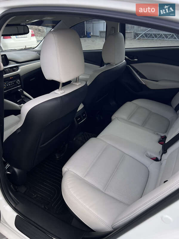 Седан Mazda 6 2015 в Кропивницком