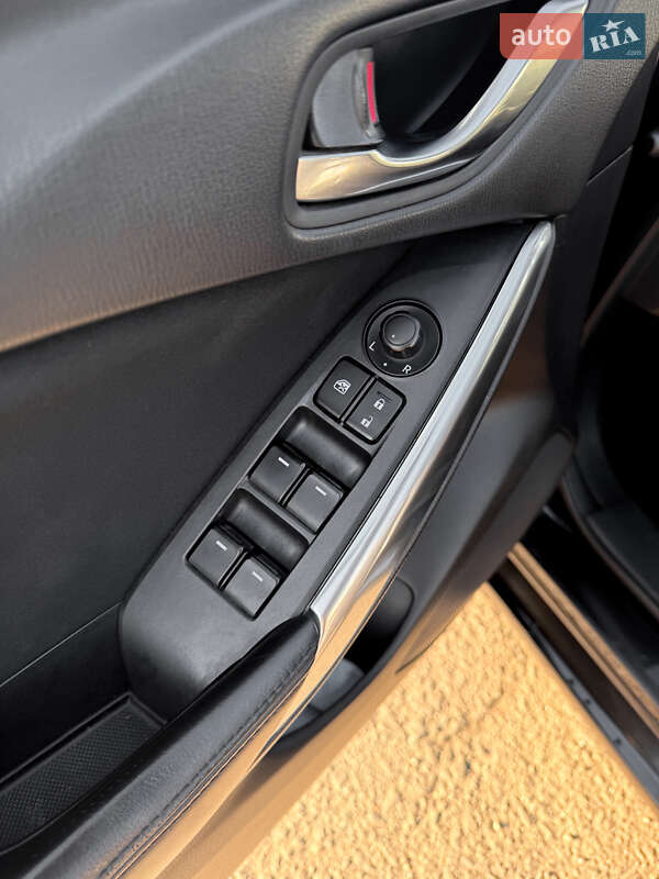 Седан Mazda 6 2014 в Львове