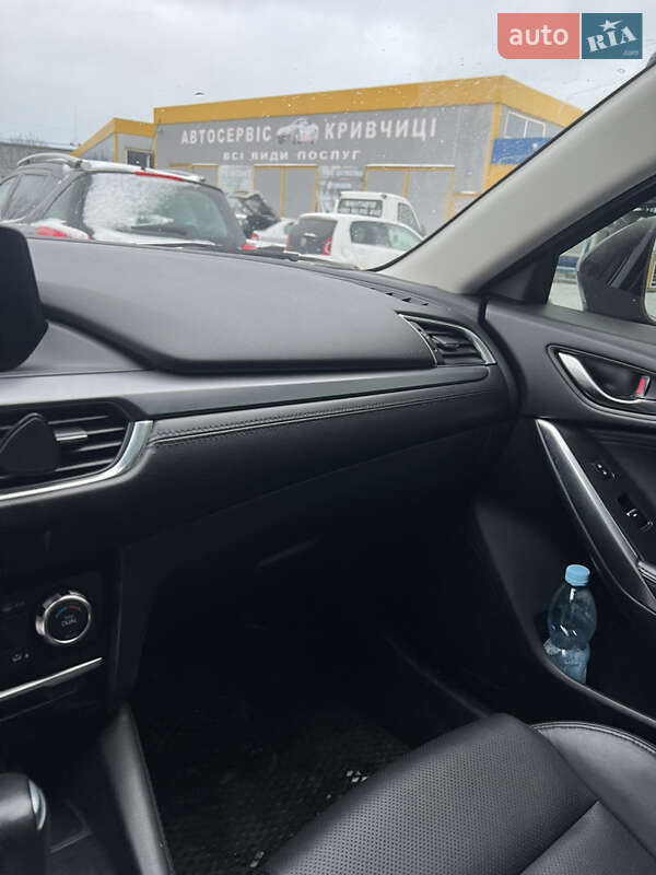 Седан Mazda 6 2016 в Львові
