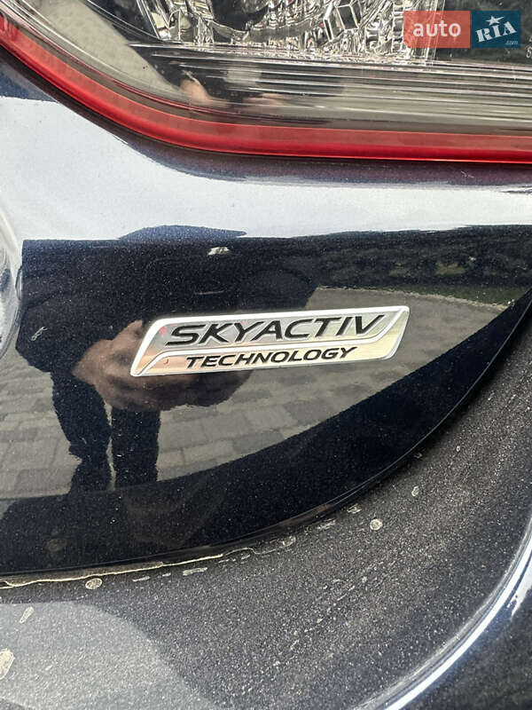 Седан Mazda 6 2016 в Днепре