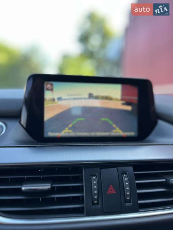 Седан Mazda 6 2016 в Мукачево