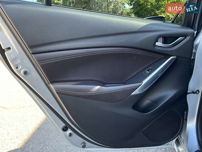 Седан Mazda 6 2016 в Мукачево