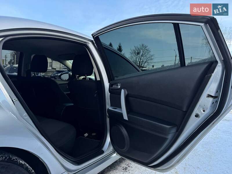 Седан Mazda 6 2008 в Ровно