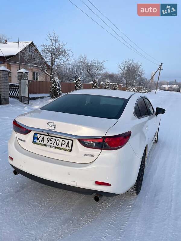 Седан Mazda 6 2013 в Вороновице