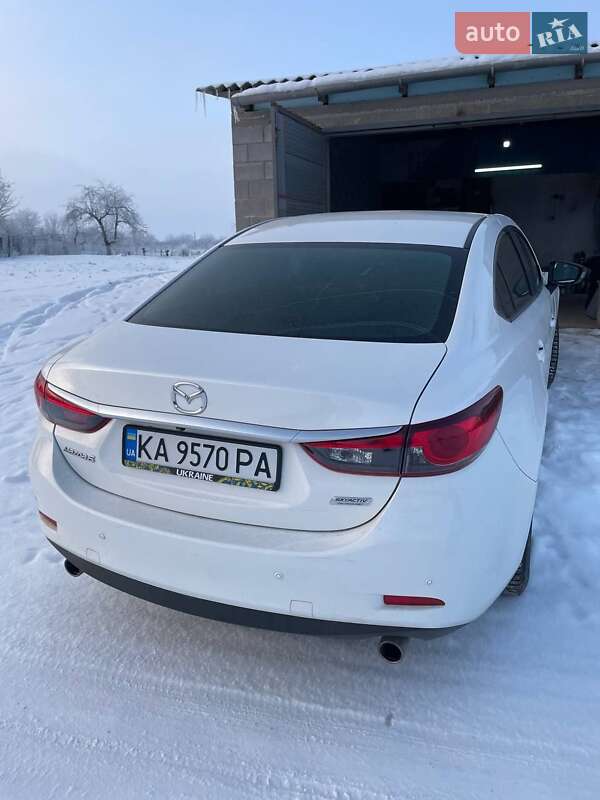 Седан Mazda 6 2013 в Вороновице