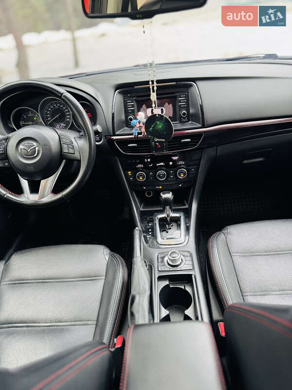 Седан Mazda 6 2014 в Новояворівську
