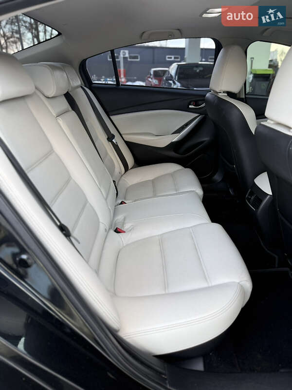 Седан Mazda 6 2015 в Днепре