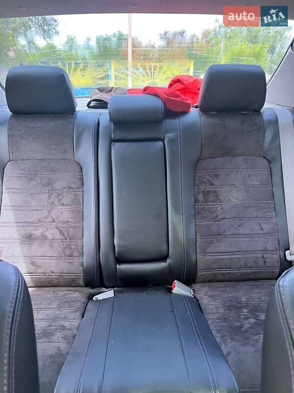 Седан Mazda 6 2003 в Зачепиловке