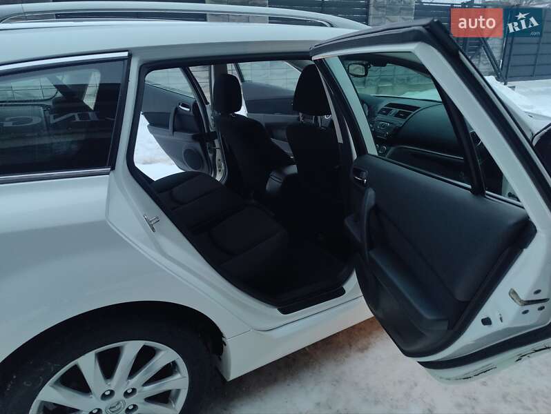 Универсал Mazda 6 2010 в Луцке