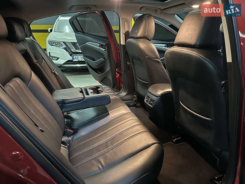 Седан Mazda 6 2018 в Дніпрі