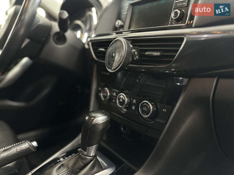 Седан Mazda 6 2014 в Дніпрі