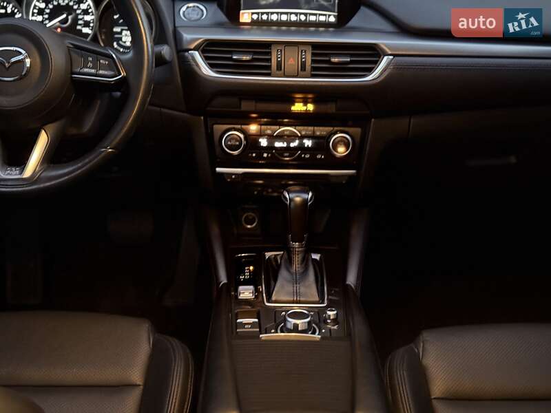 Седан Mazda 6 2017 в Львові