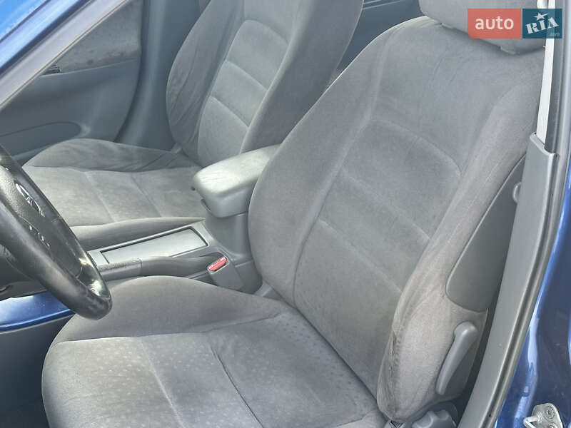 Седан Mazda 6 2003 в Луцьку