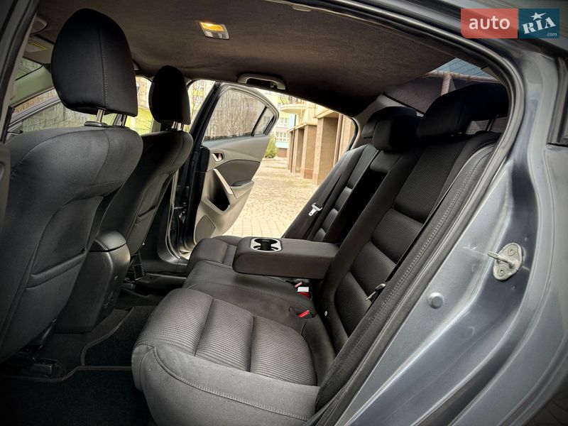 Седан Mazda 6 2016 в Ивано-Франковске