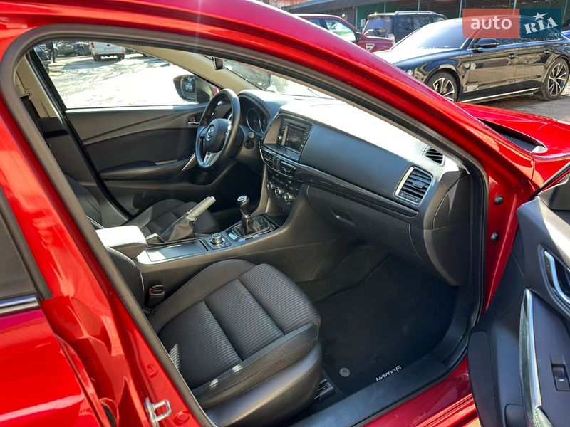 Універсал Mazda 6 2014 в Чернівцях