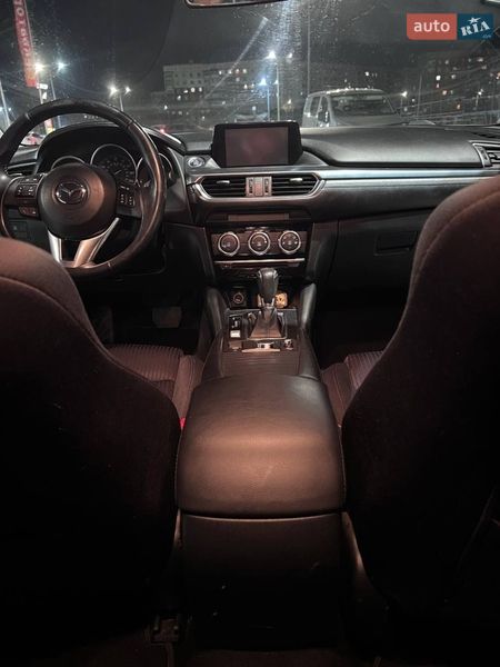 Седан Mazda 6 2016 в Чернівцях