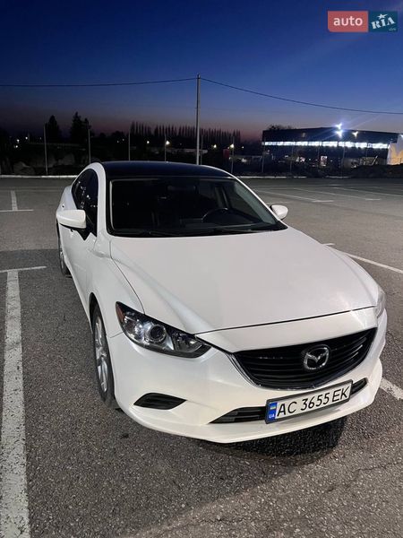 Седан Mazda 6 2016 в Чернівцях
