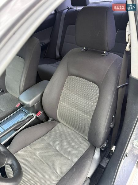 Седан Mazda 6 2005 в Луцьку