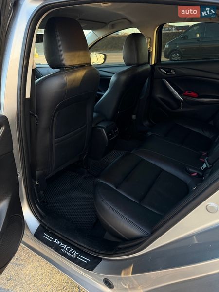 Седан Mazda 6 2014 в Львові